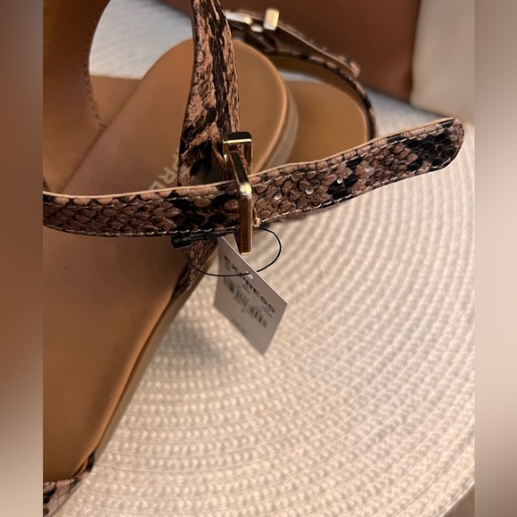 Express Snakeskin “New” sandals size 5 🖤🤎 - Picture 9 of 13